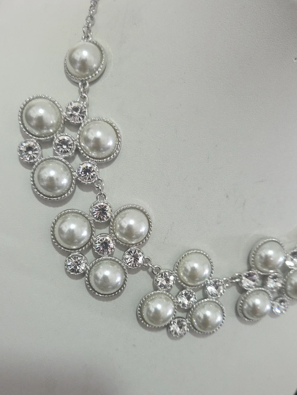 Paparazzi Nigjt At The Symphony White Necklace NWT